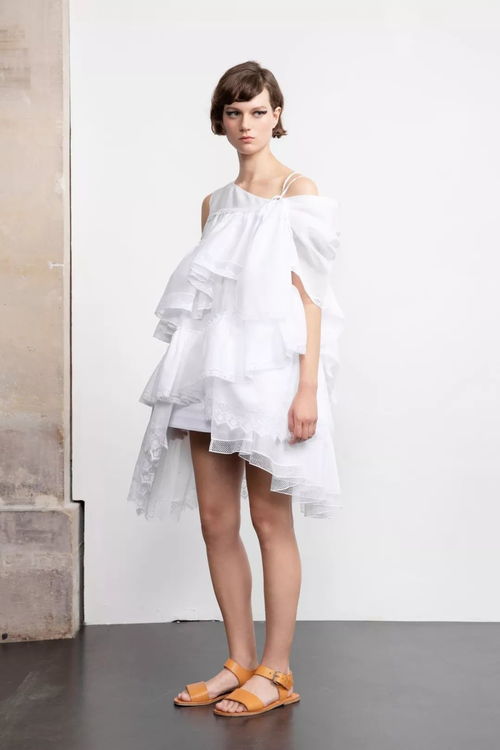 白手起家創(chuàng)立服裝品牌,dice kayek的現(xiàn)代浪漫主義之路