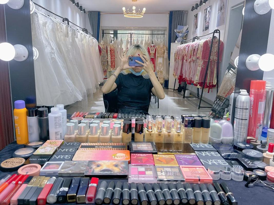 把家變成工作室,忙完就睡,夢(mèng)中的工作這種化妝品擺放我 - 抖